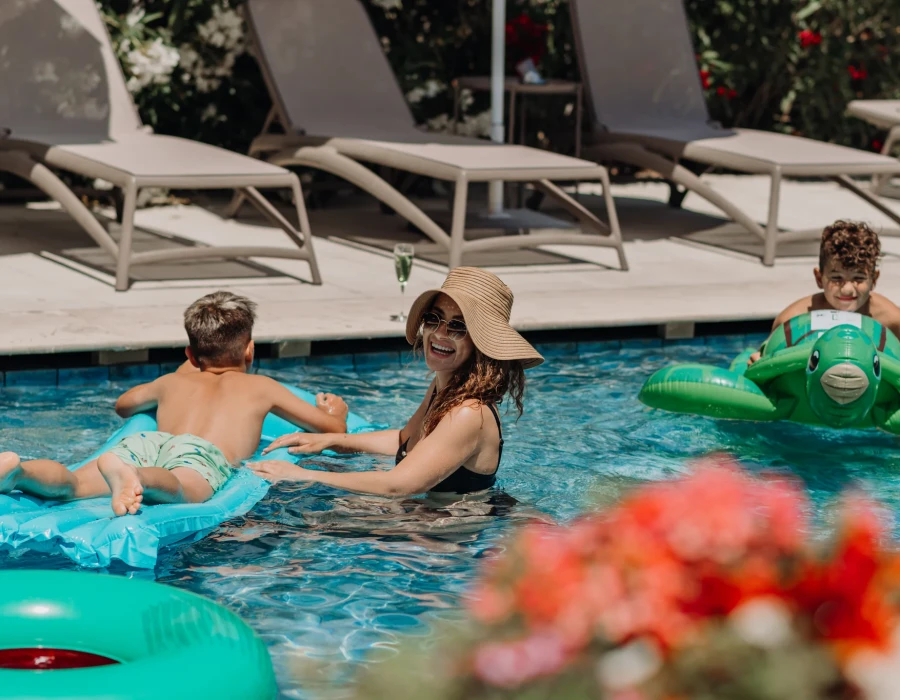 15% Early Booking Discount